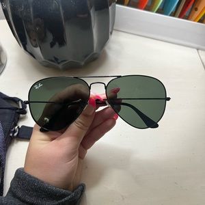 Black Aviator Ray Bans